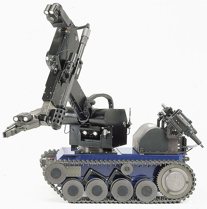 DC-Motoren im mobilen All-Terrain-Roboter auf Raupenketten